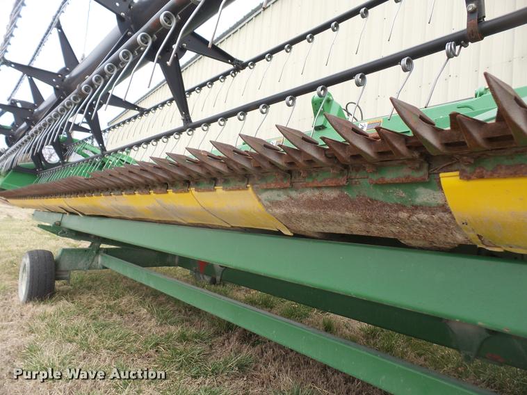 image for item DB0579 2014 John Deere 630D Hydrafloat draper head