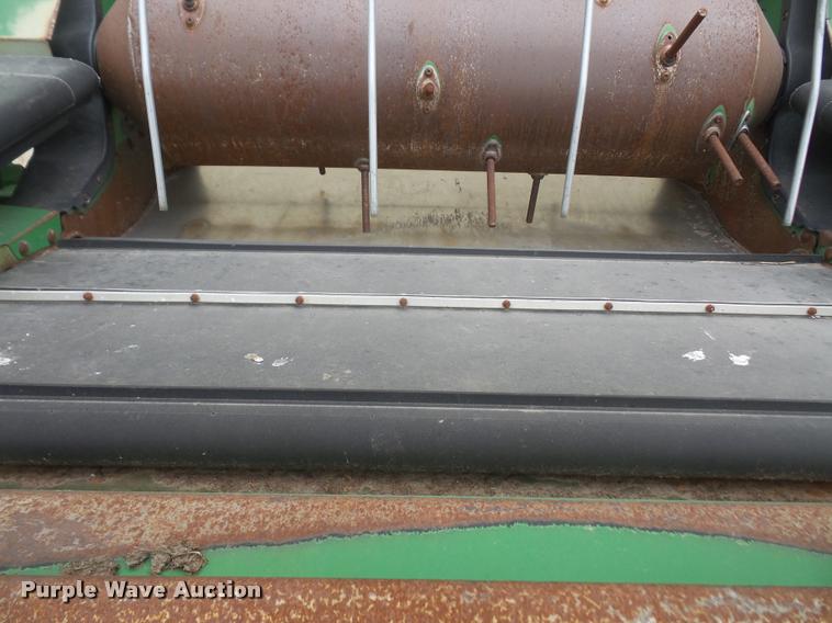 image for item DB0579 2014 John Deere 630D Hydrafloat draper head