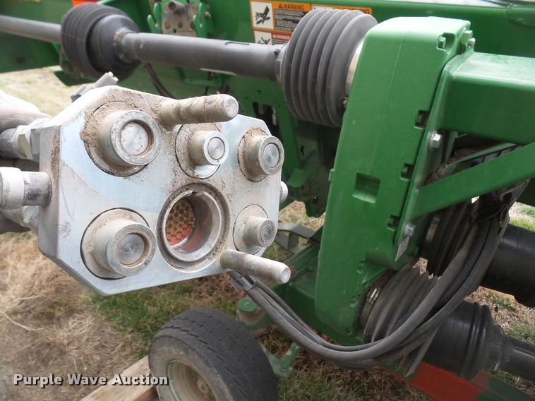 image for item DB0579 2014 John Deere 630D Hydrafloat draper head