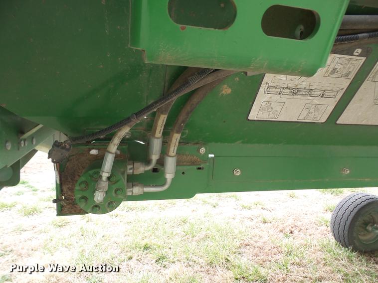 image for item DB0579 2014 John Deere 630D Hydrafloat draper head
