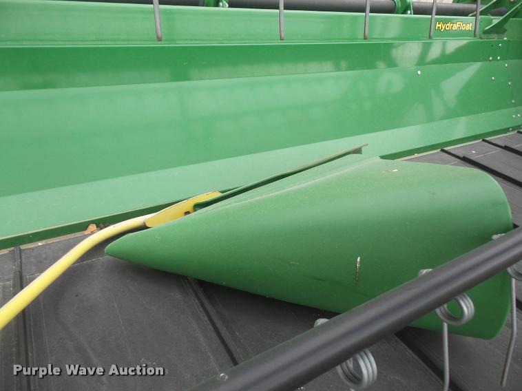 image for item DB0579 2014 John Deere 630D Hydrafloat draper head