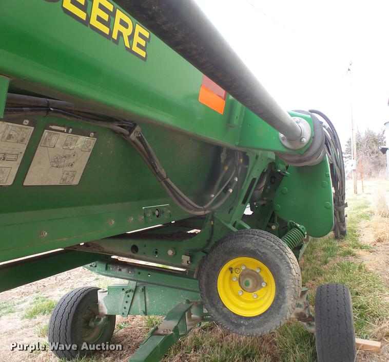 image for item DB0579 2014 John Deere 630D Hydrafloat draper head