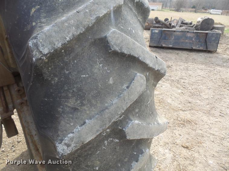 image for item DB0585 1975 Massey-Ferguson 175 tractor