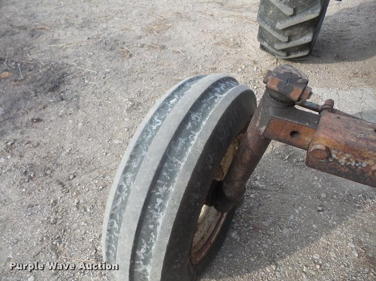 image for item DB0585 1975 Massey-Ferguson 175 tractor