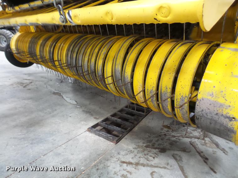 image for item DB0596 2008 New Holland BR7090 round baler