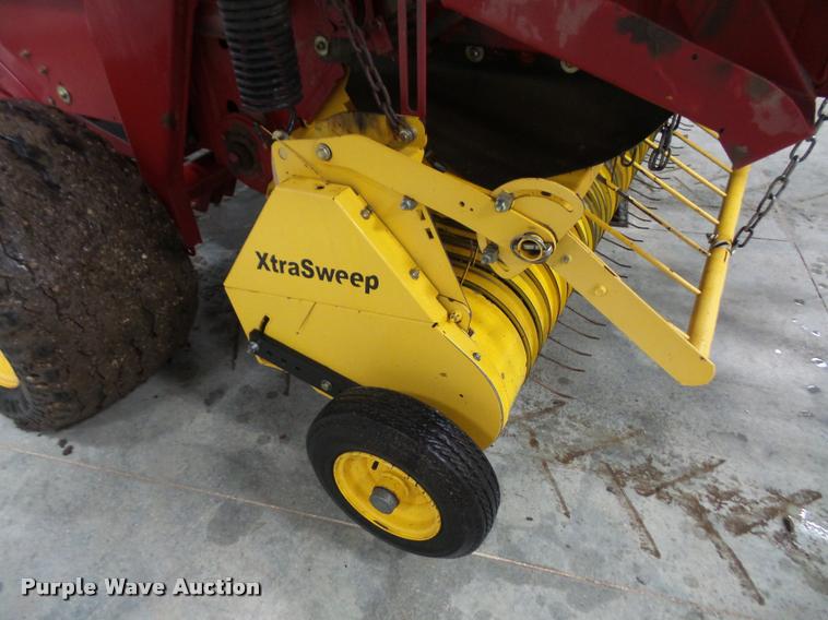 image for item DB0596 2008 New Holland BR7090 round baler
