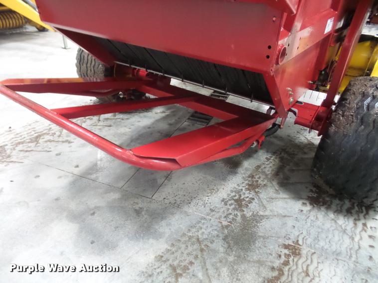 image for item DB0596 2008 New Holland BR7090 round baler