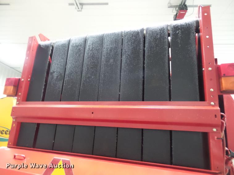 image for item DB0596 2008 New Holland BR7090 round baler