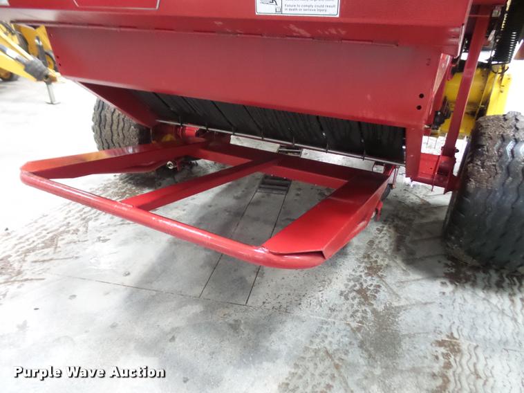 image for item DB0596 2008 New Holland BR7090 round baler