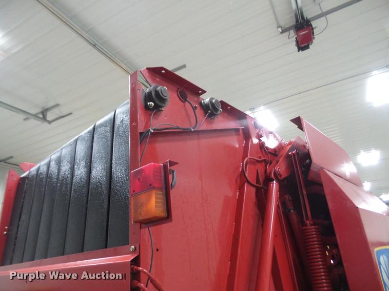 image for item DB0596 2008 New Holland BR7090 round baler