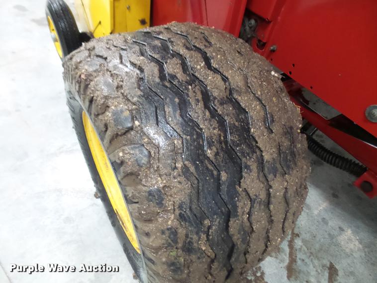 image for item DB0596 2008 New Holland BR7090 round baler