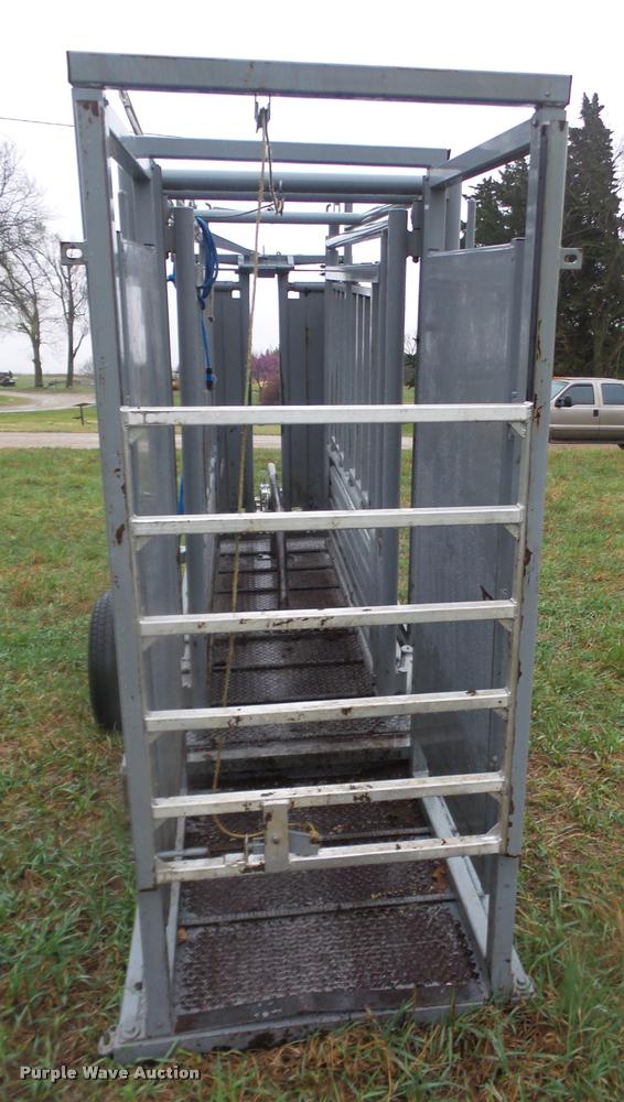 image for item DB0601 Pearson cattle chute