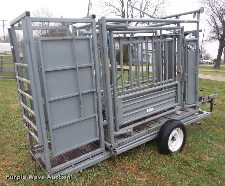 image for item DB0601 Pearson cattle chute