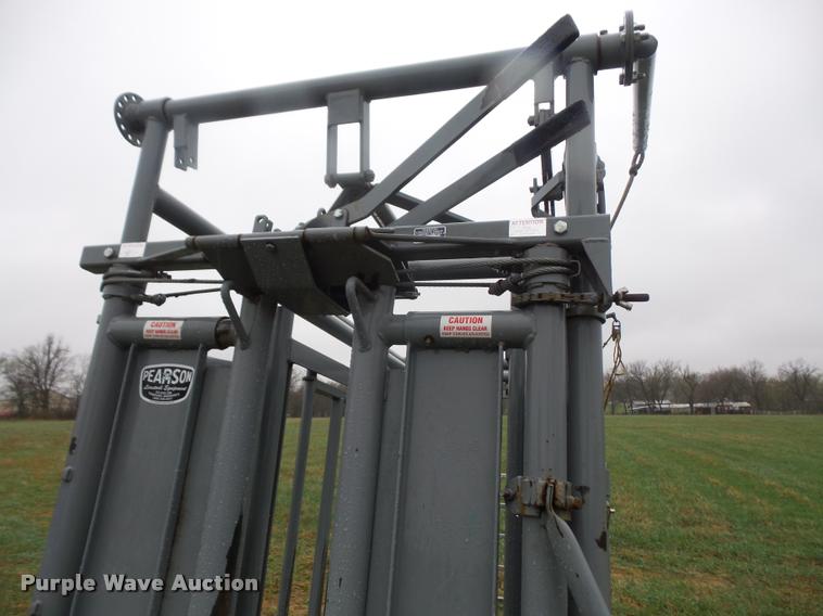 image for item DB0601 Pearson cattle chute
