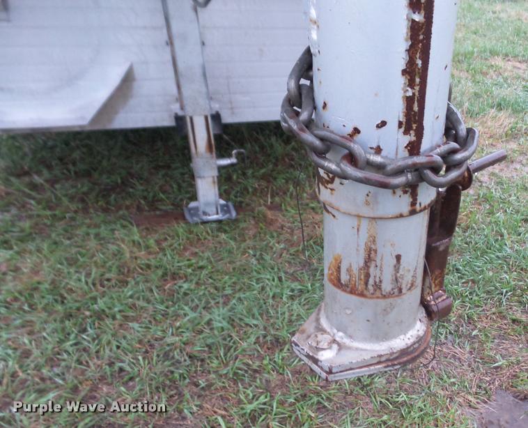 image for item DB0602 1999 Hillsboro Endura livestock trailer