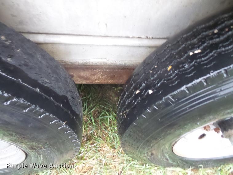 image for item DB0602 1999 Hillsboro Endura livestock trailer