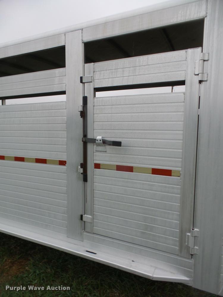 image for item DB0602 1999 Hillsboro Endura livestock trailer
