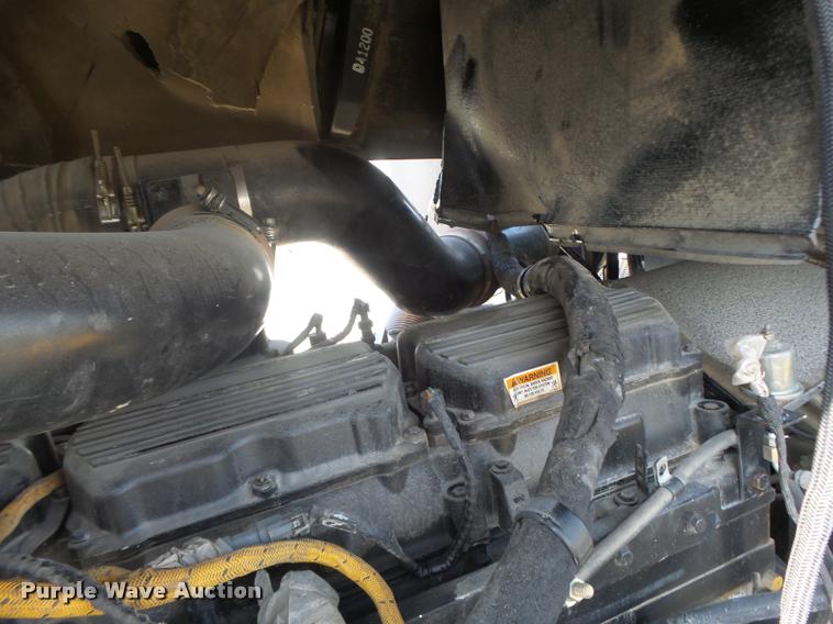 image for item DB1292 2000 Caterpillar Challenger 85E tractor