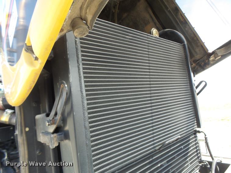 image for item DB1292 2000 Caterpillar Challenger 85E tractor