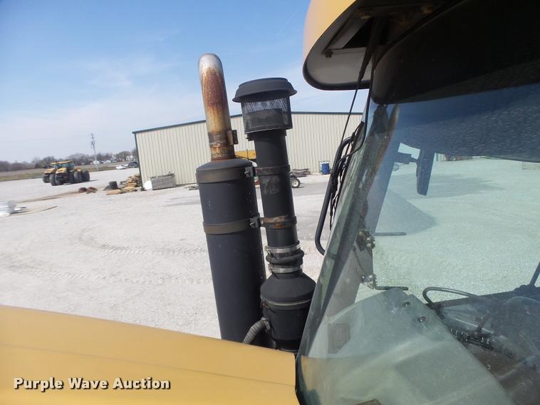 image for item DB1292 2000 Caterpillar Challenger 85E tractor