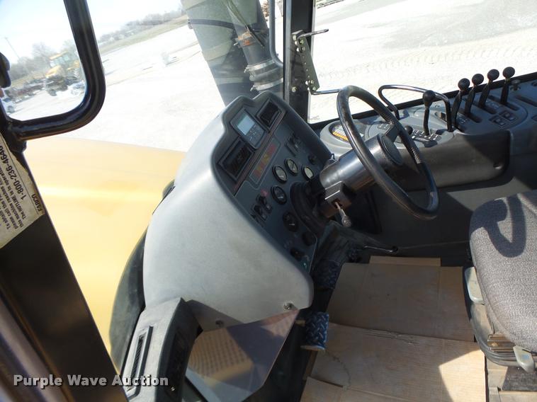 image for item DB1292 2000 Caterpillar Challenger 85E tractor