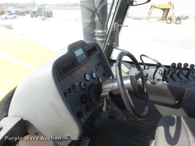 image for item DB1292 2000 Caterpillar Challenger 85E tractor