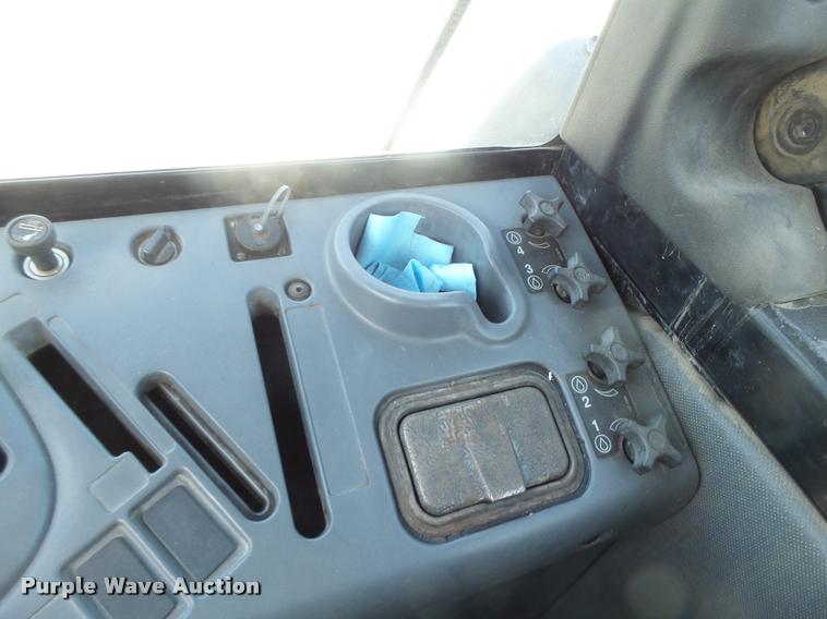 image for item DB1292 2000 Caterpillar Challenger 85E tractor