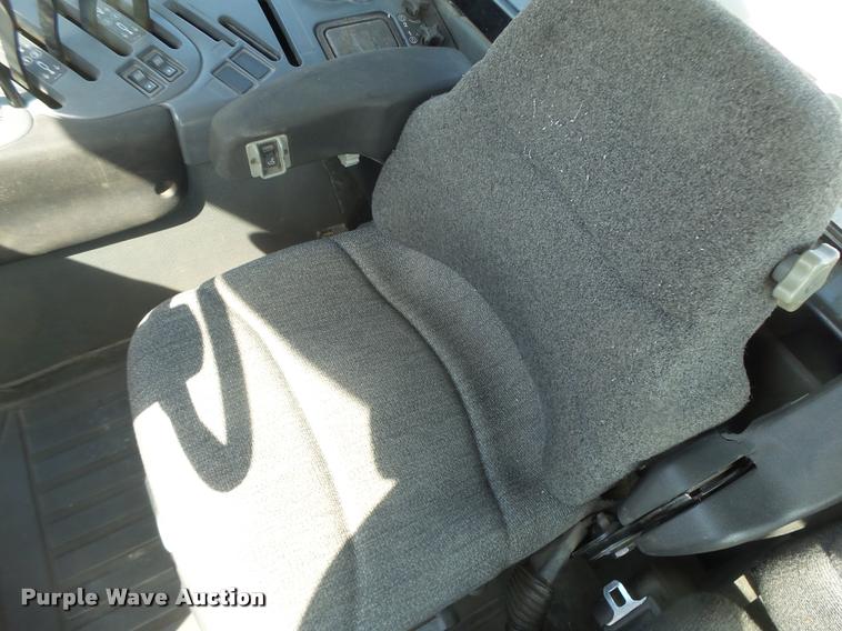 image for item DB1292 2000 Caterpillar Challenger 85E tractor