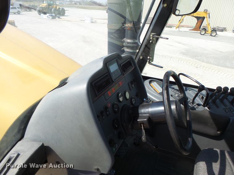 image for item DB1292 2000 Caterpillar Challenger 85E tractor