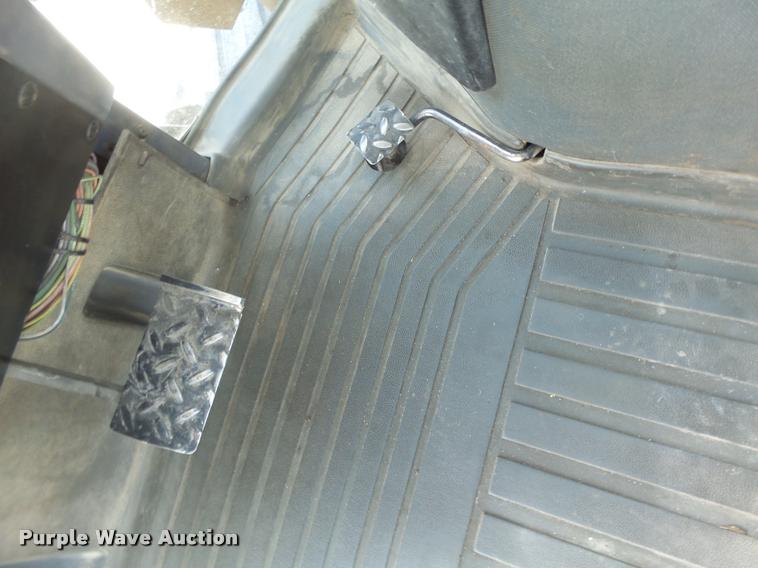 image for item DB1292 2000 Caterpillar Challenger 85E tractor