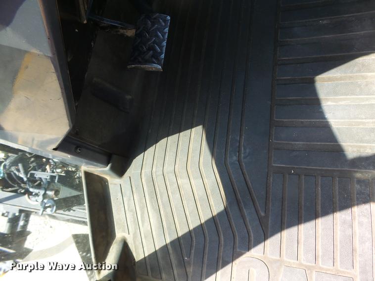 image for item DB1292 2000 Caterpillar Challenger 85E tractor