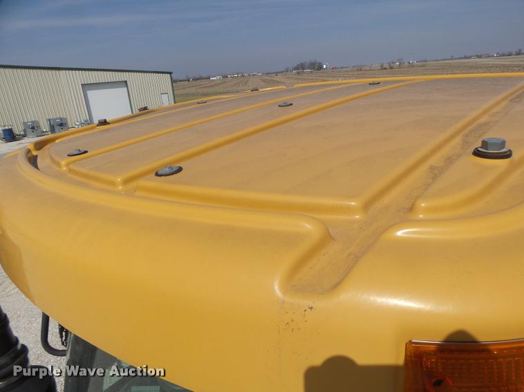 image for item DB1292 2000 Caterpillar Challenger 85E tractor