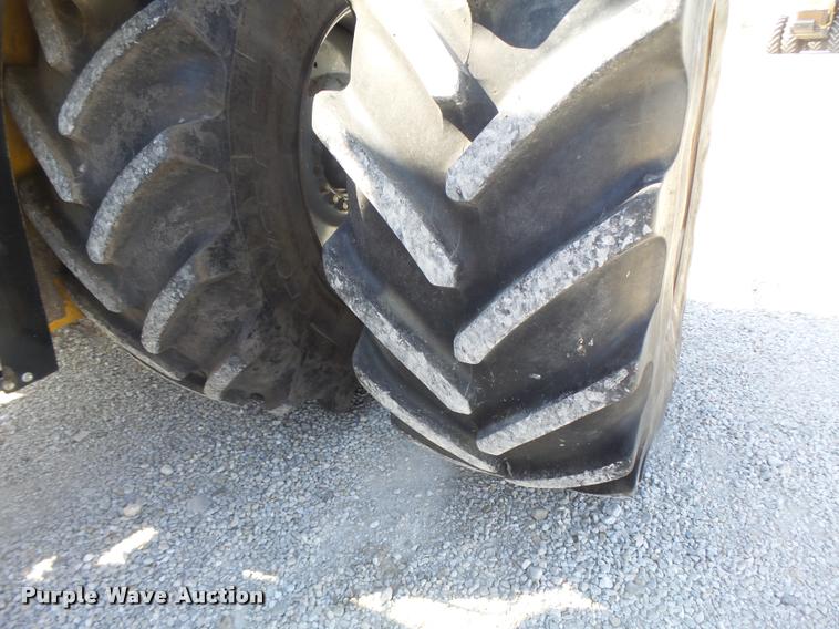 image for item DB1294 2011 Challenger MT945C 4WD tractor