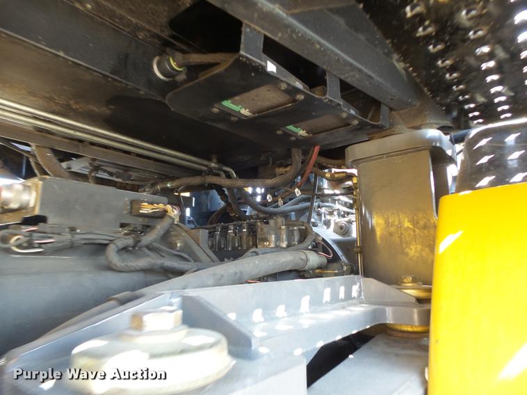 image for item DB1294 2011 Challenger MT945C 4WD tractor