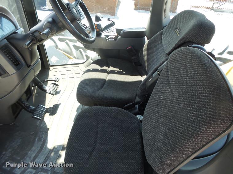 image for item DB1294 2011 Challenger MT945C 4WD tractor