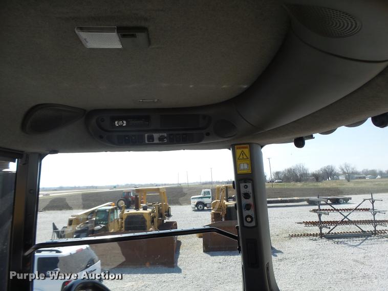 image for item DB1294 2011 Challenger MT945C 4WD tractor