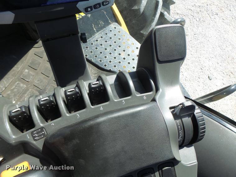 image for item DB1294 2011 Challenger MT945C 4WD tractor