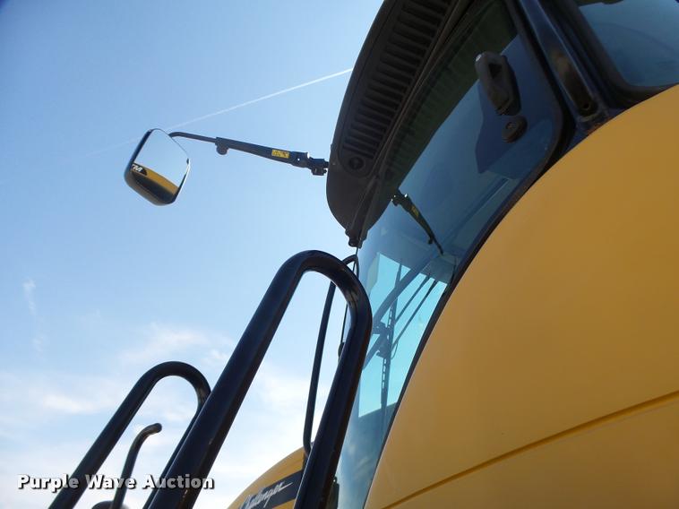 image for item DB1295 2011 Challenger MT945C 4WD tractor