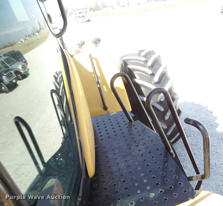 image for item DB1295 2011 Challenger MT945C 4WD tractor