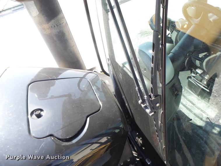 image for item DB1295 2011 Challenger MT945C 4WD tractor