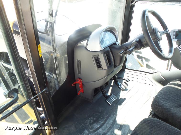 image for item DB1295 2011 Challenger MT945C 4WD tractor