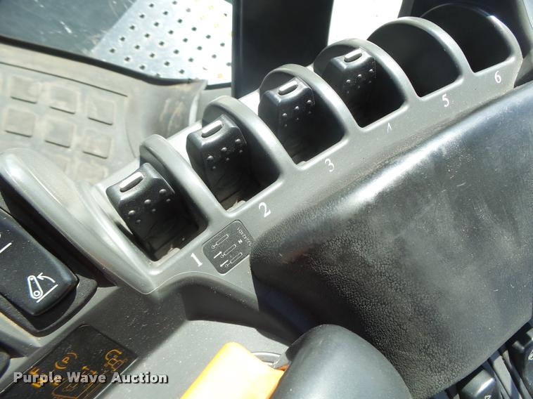 image for item DB1295 2011 Challenger MT945C 4WD tractor