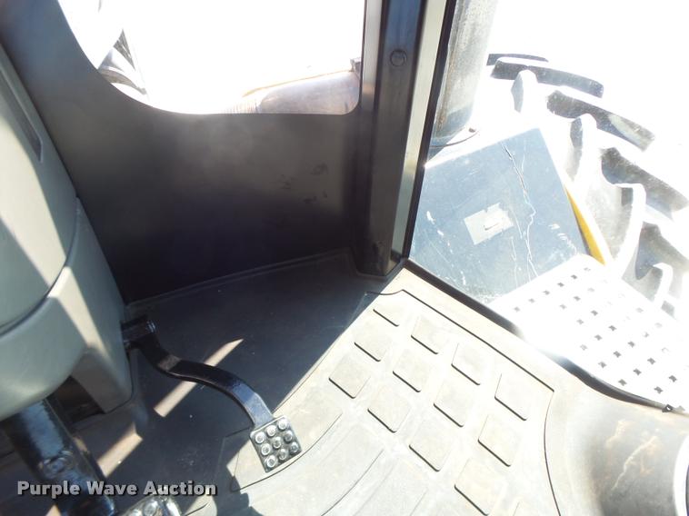 image for item DB1295 2011 Challenger MT945C 4WD tractor