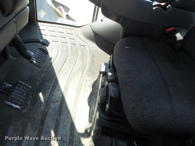 image for item DB1296 2011 Challenger MT945C 4WD tractor