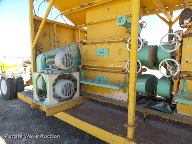 image for item DB1958 Ferrell-Ross mobile corn roller