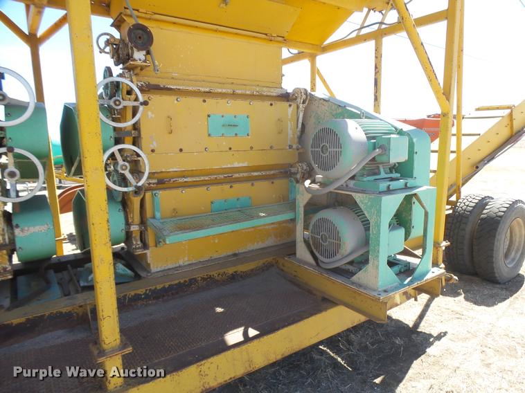 image for item DB1958 Ferrell-Ross mobile corn roller