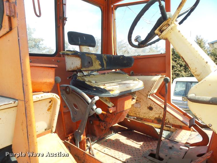 image for item DB1974 Case 941 tractor