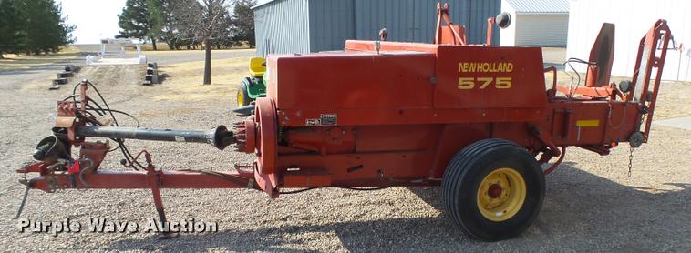 image for item DB1978 New Holland 575 square baler