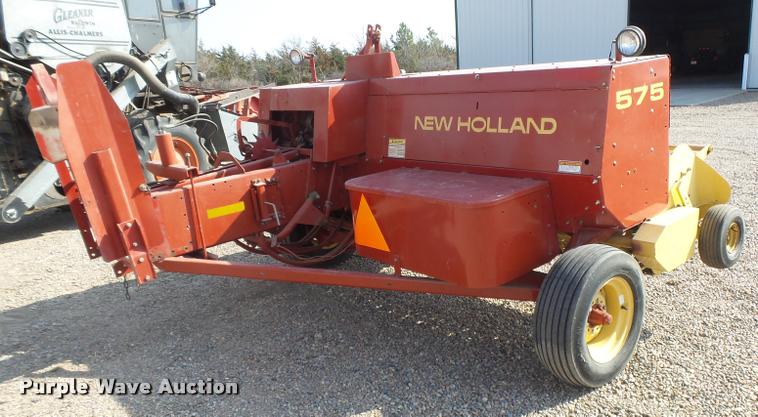 image for item DB1978 New Holland 575 square baler