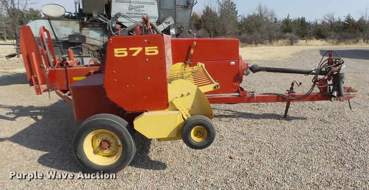 image for item DB1978 New Holland 575 square baler